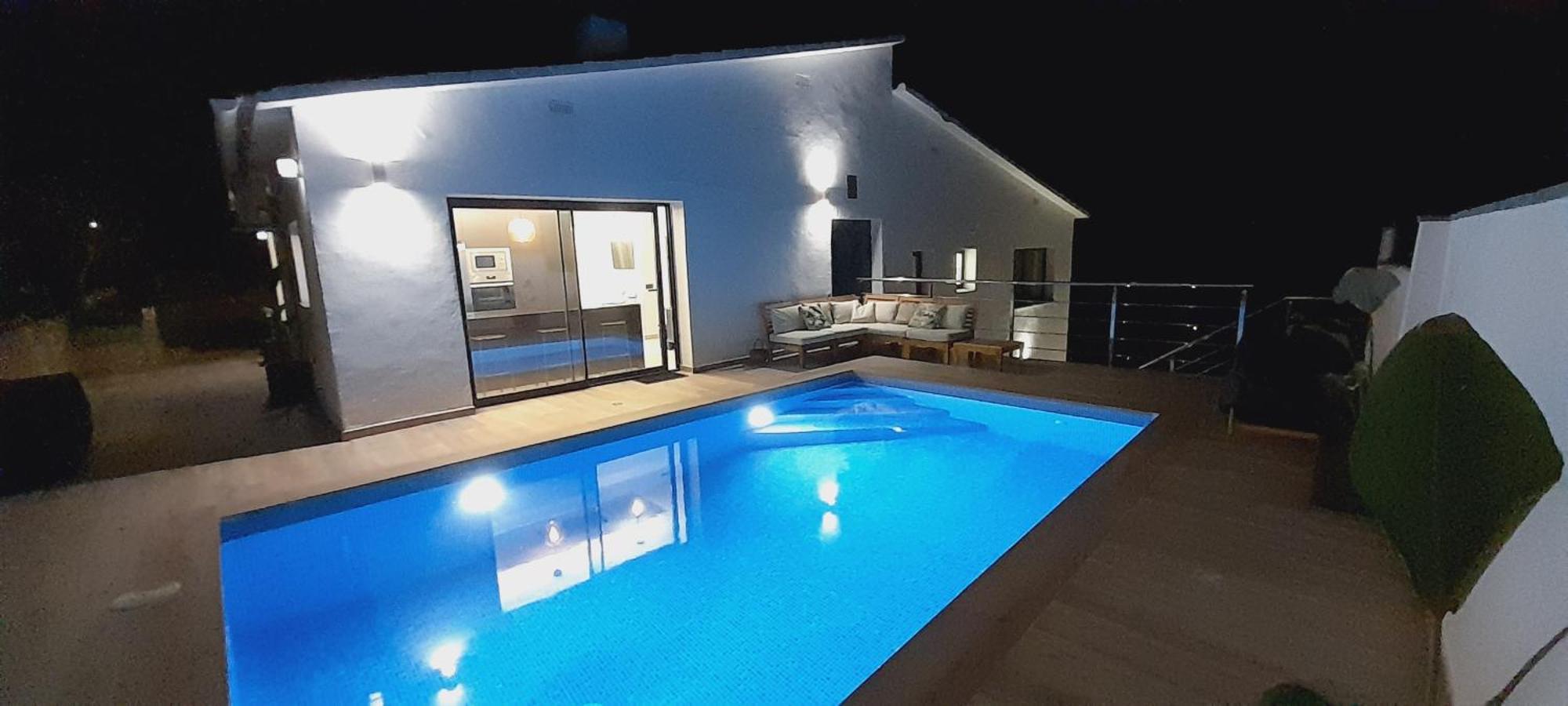 Villa Avril Piscina Privada Y Amplias Terrazas 올리벨라 외부 사진