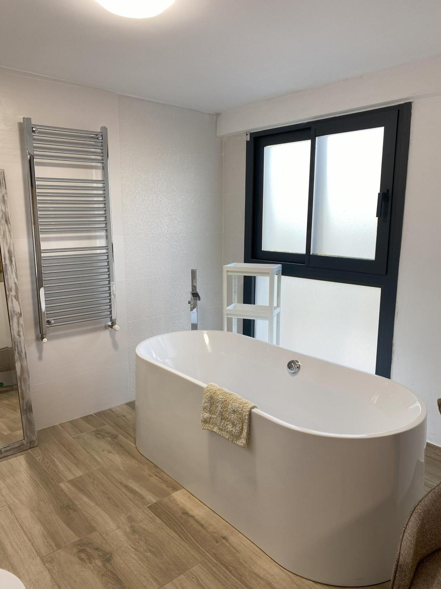 Villa Avril Piscina Privada Y Amplias Terrazas 올리벨라 외부 사진