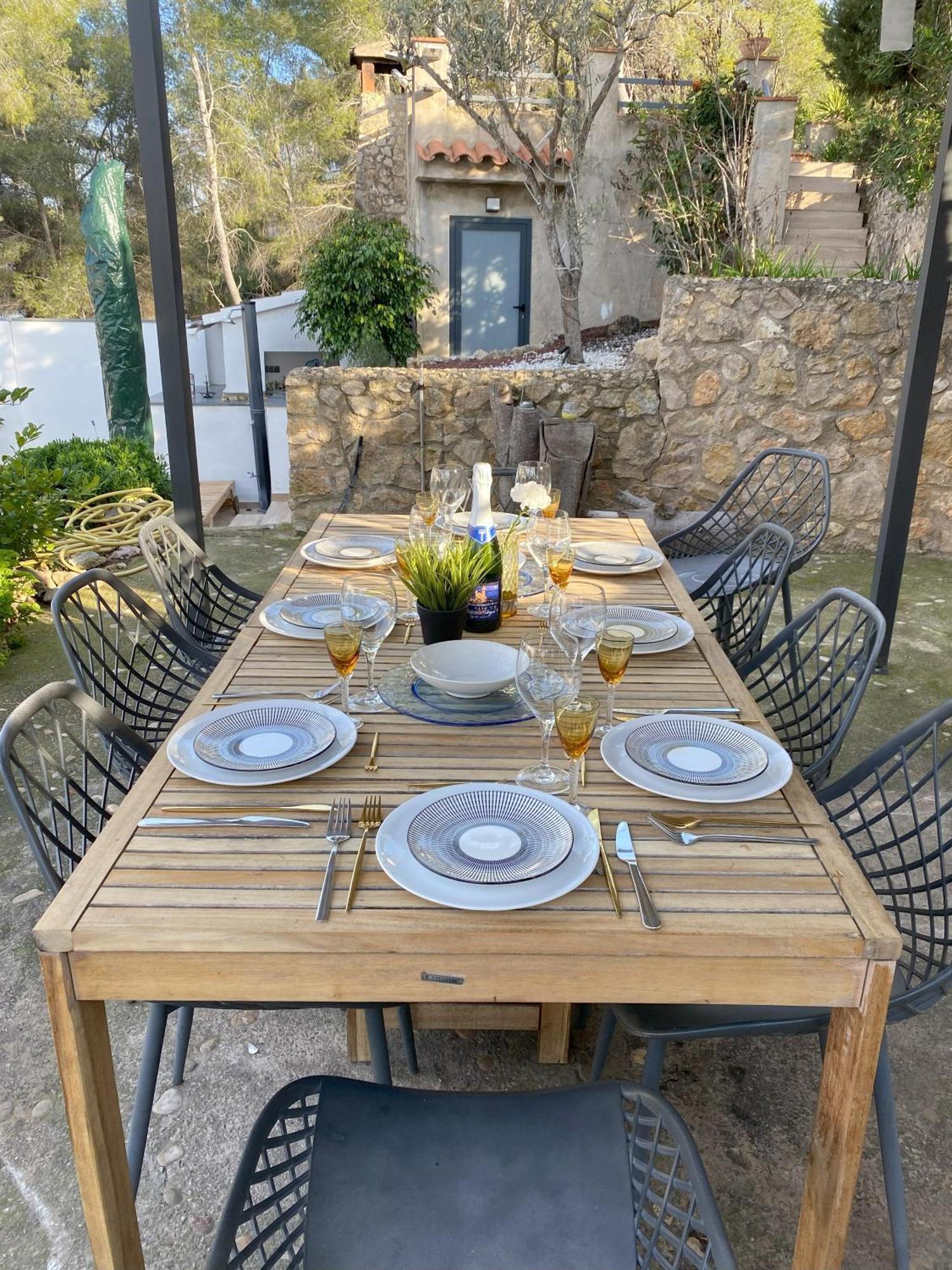 Villa Avril Piscina Privada Y Amplias Terrazas 올리벨라 외부 사진